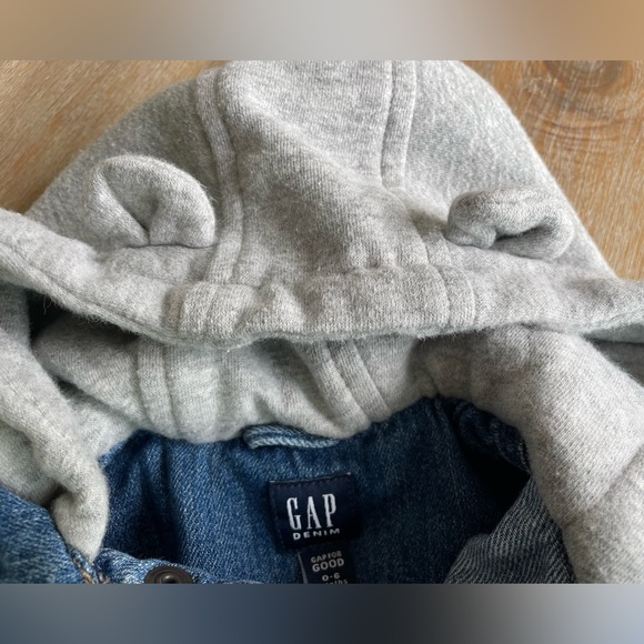 0-6M Gap Baby Jean / Denim Jacket with Soft Knit Heather Gray Hood and Sleeves - Picture 6 of 7
